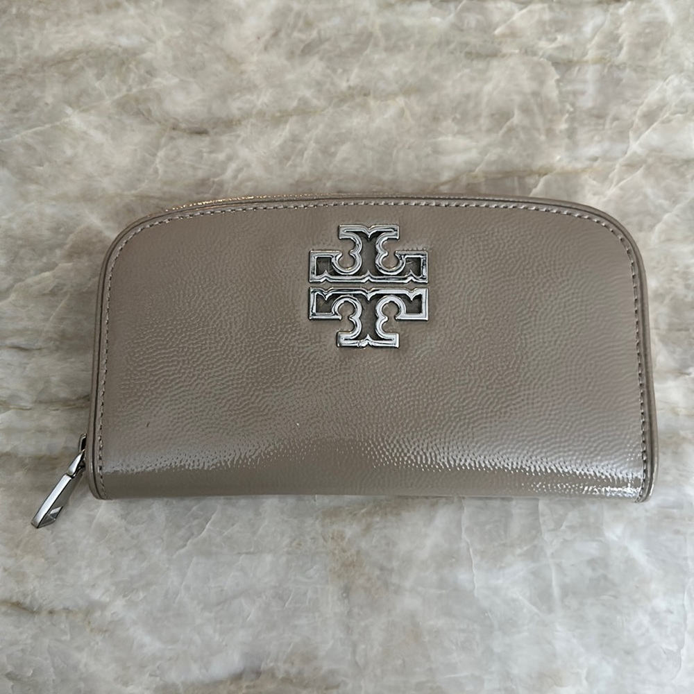 Tory Burch wallet